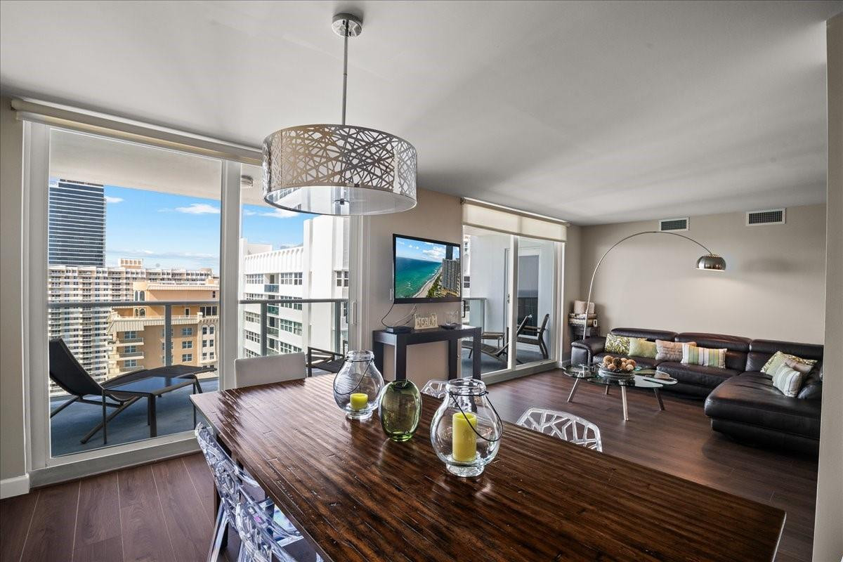 LA MER ESTATES EAST CONDO - Residential Lease