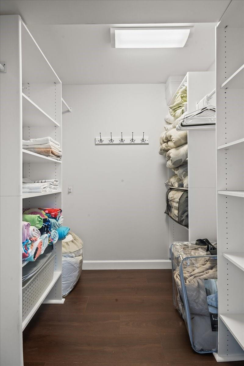 LA MER ESTATES EAST CONDO - Residential Lease