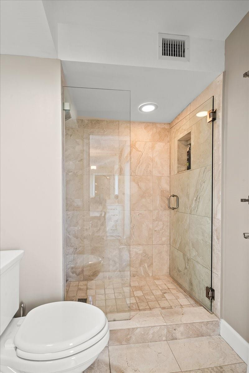 LA MER ESTATES EAST CONDO - Residential Lease