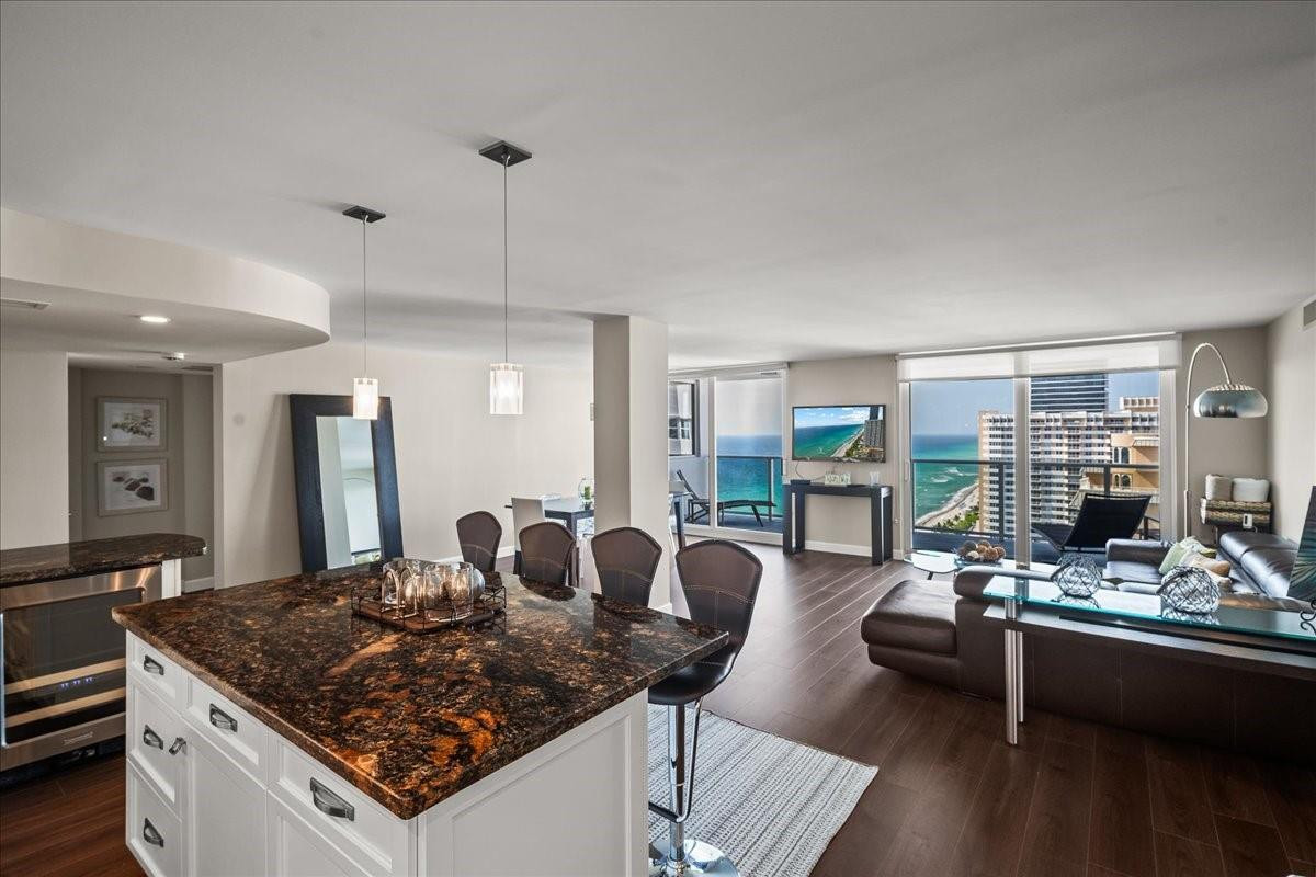 LA MER ESTATES EAST CONDO - Residential Lease