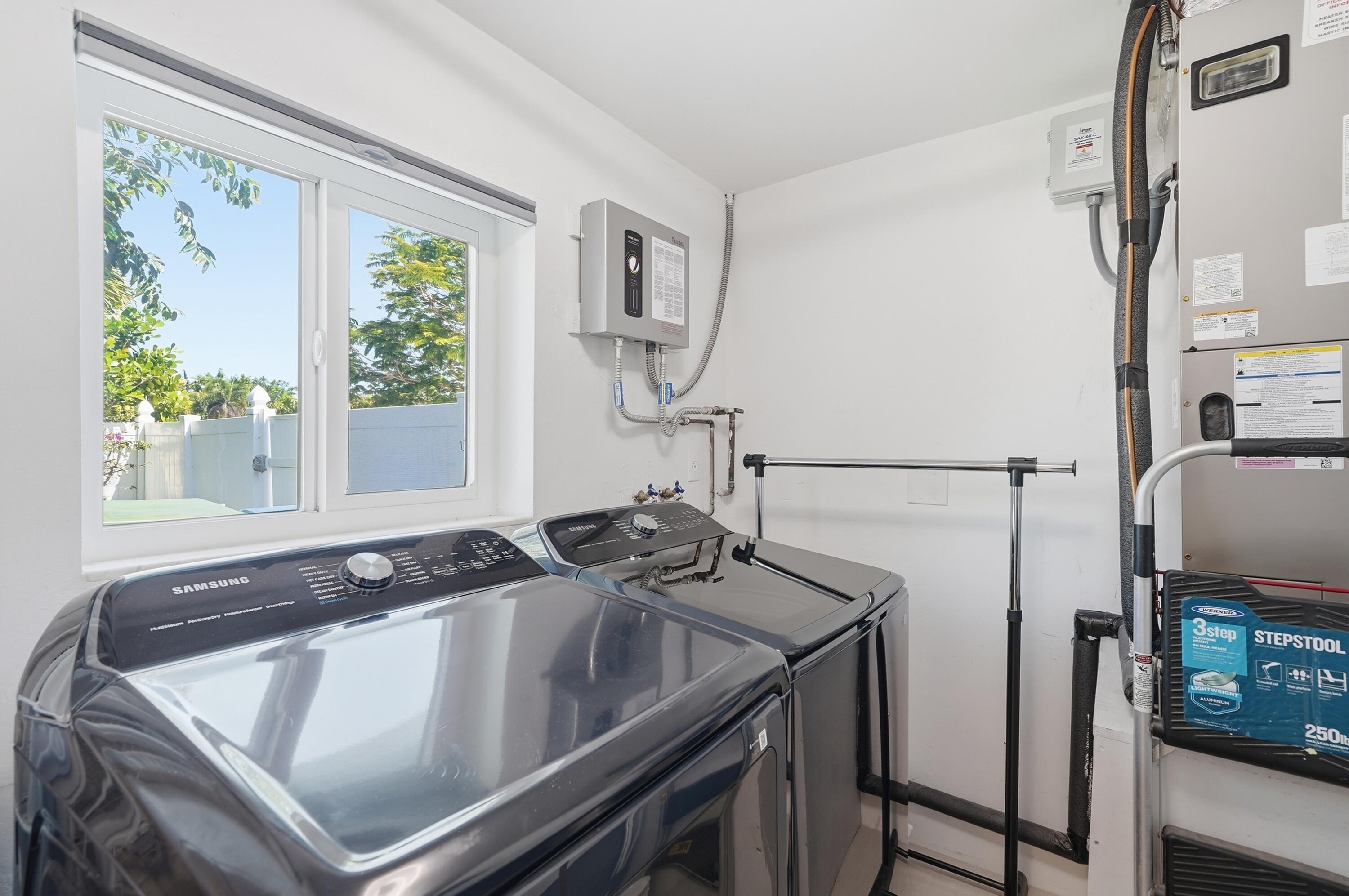 CORAL HIGHLANDS - Residential