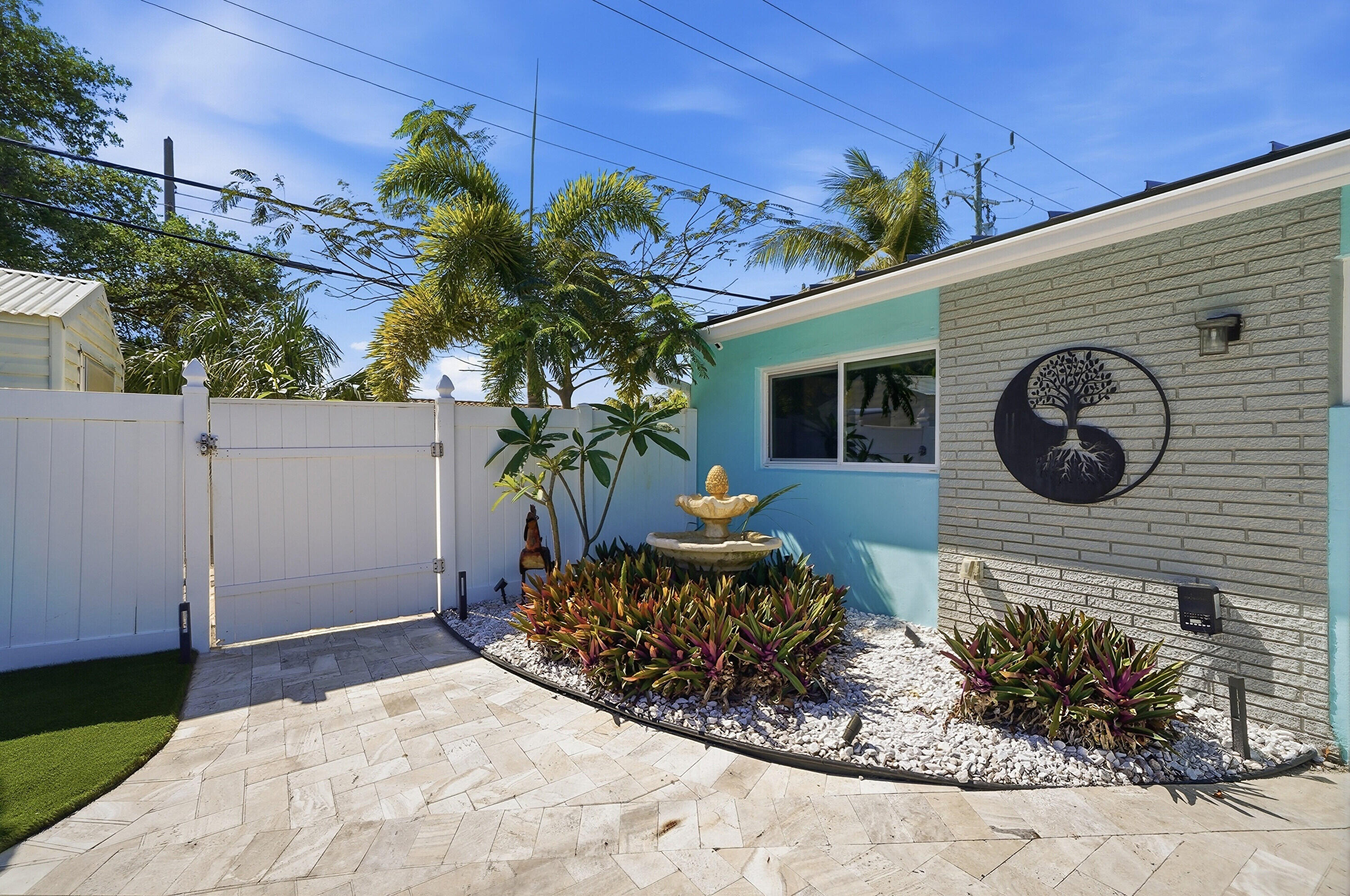 CORAL HIGHLANDS - Residential