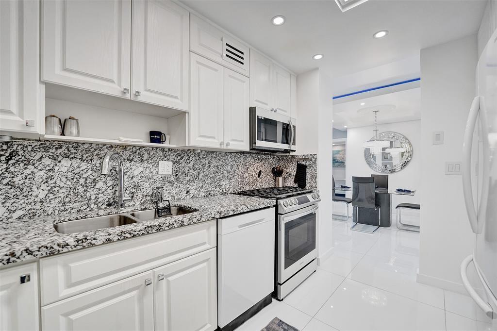 PARKER PLAZA CONDO ESTATE - Residential Lease