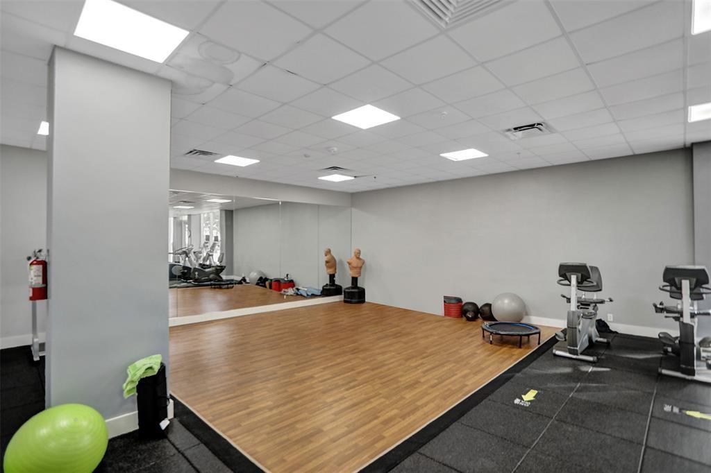 PARKER PLAZA CONDO ESTATE - Residential Lease
