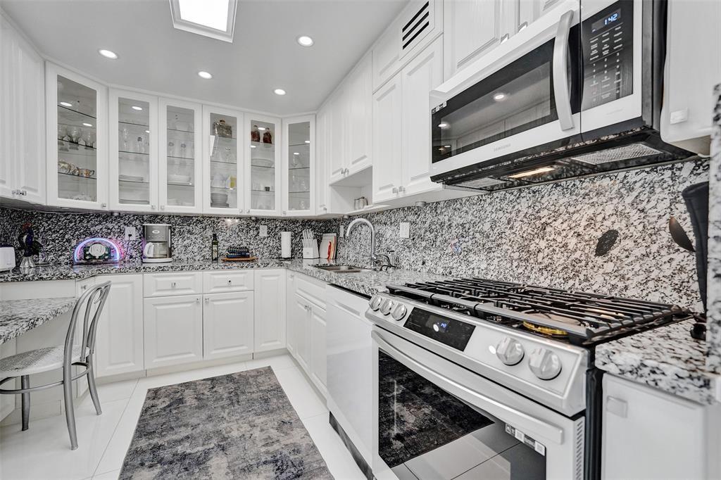 PARKER PLAZA CONDO ESTATE - Residential Lease