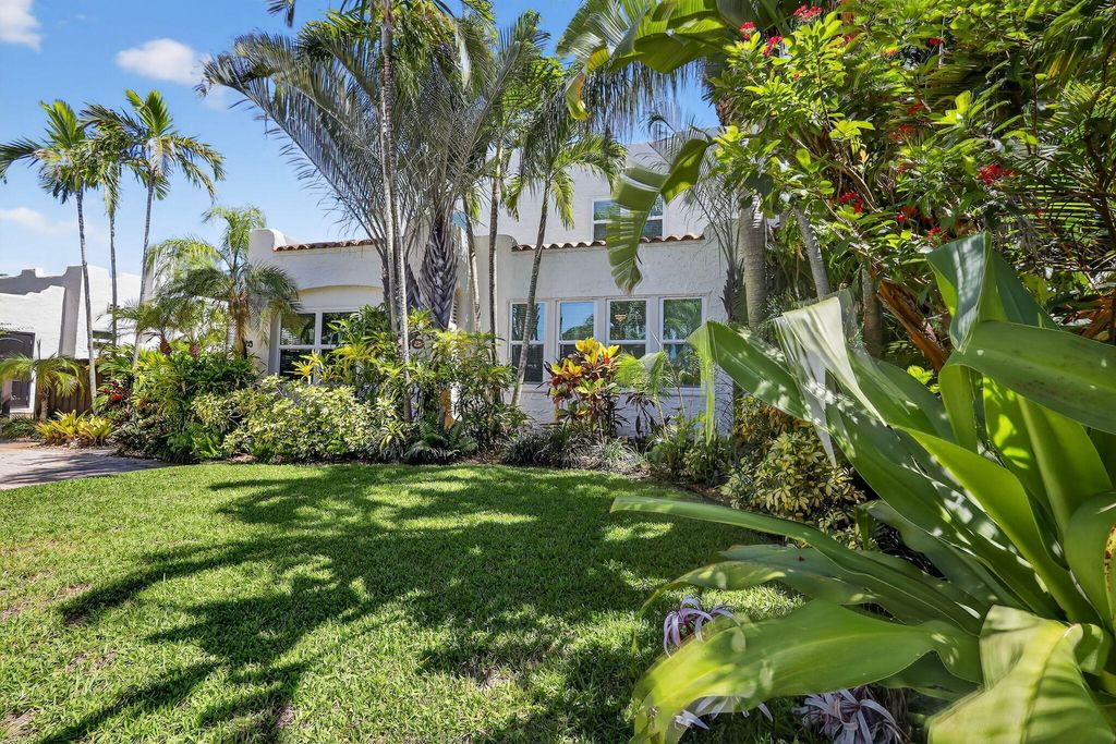 Photo of 516520 34th Street, West Palm Beach, FL 33407 (MLS # R11163137)