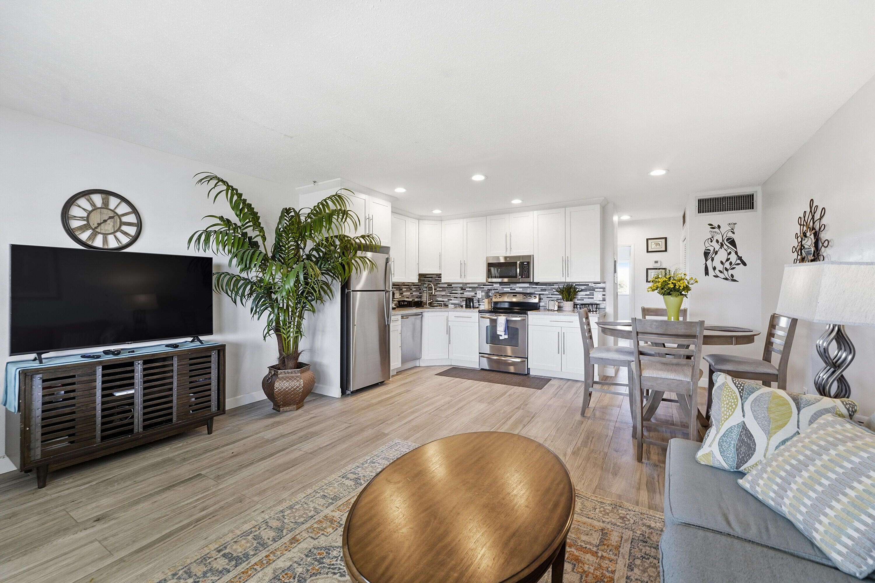 MAYBURY MANSIONS CONDO - Residential Lease