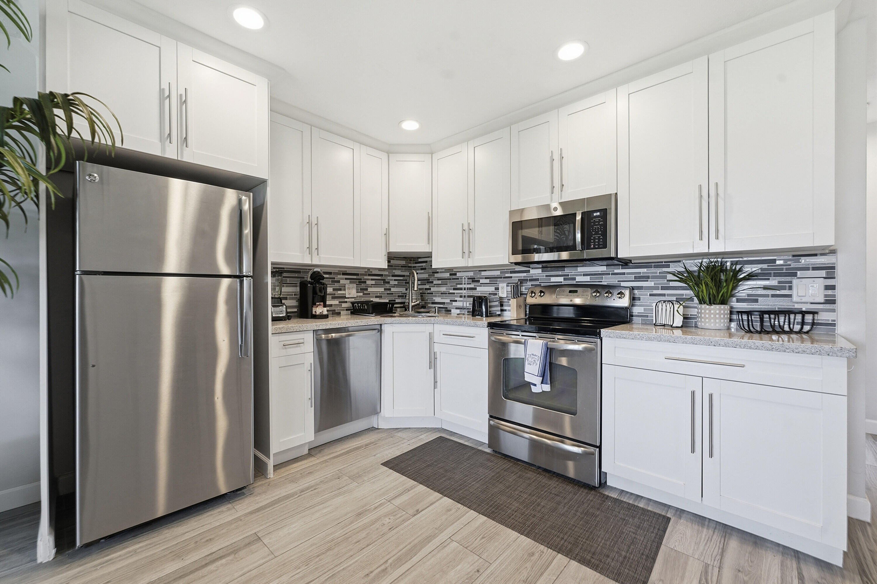 MAYBURY MANSIONS CONDO - Residential Lease