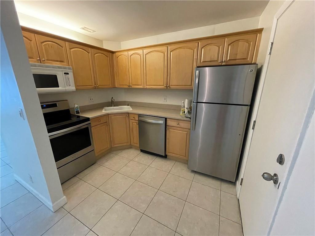 LAS OLAS VILLAS CONDO - Residential Lease