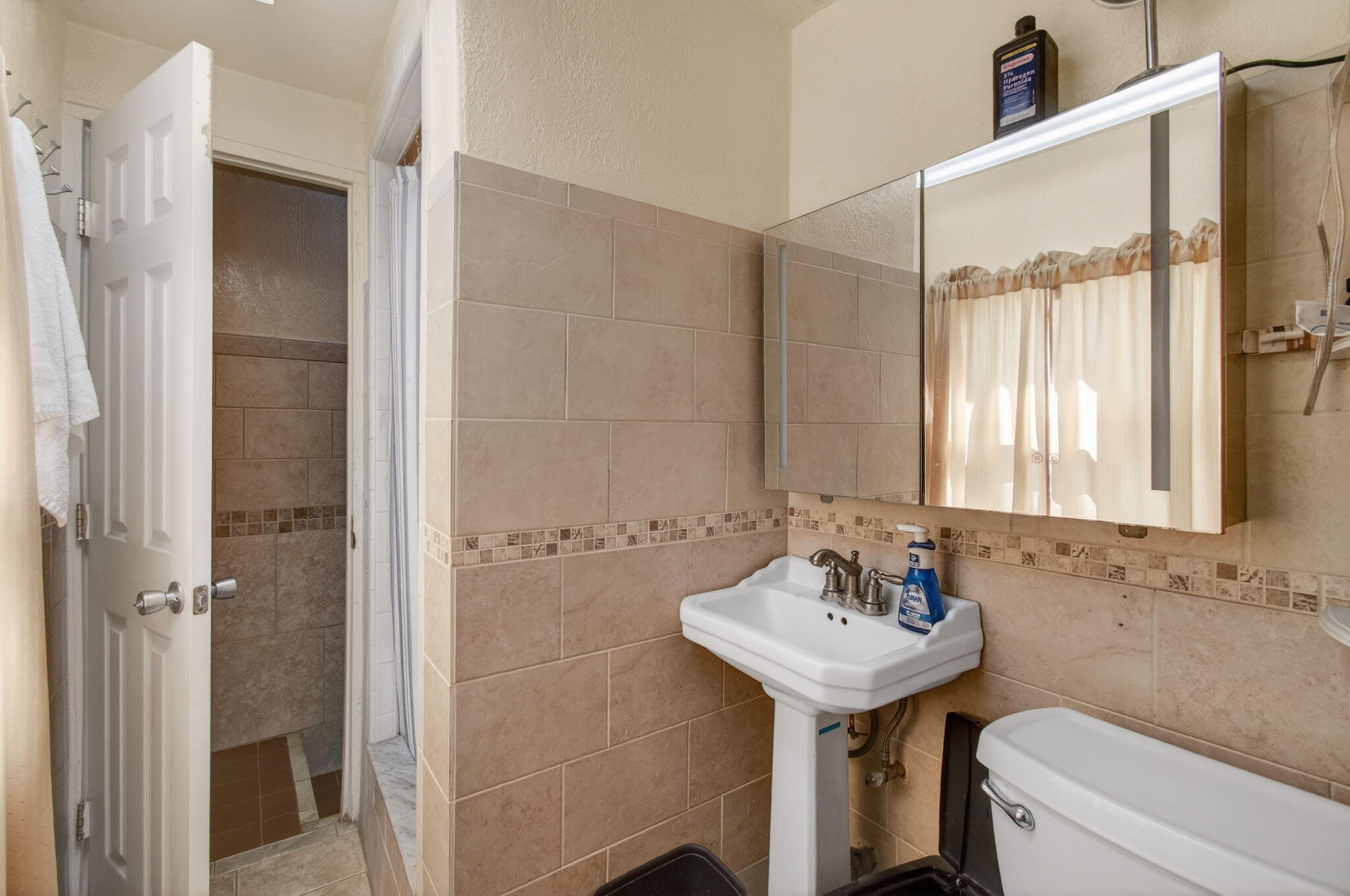 LAKEVIEW MANORS IN - Residential