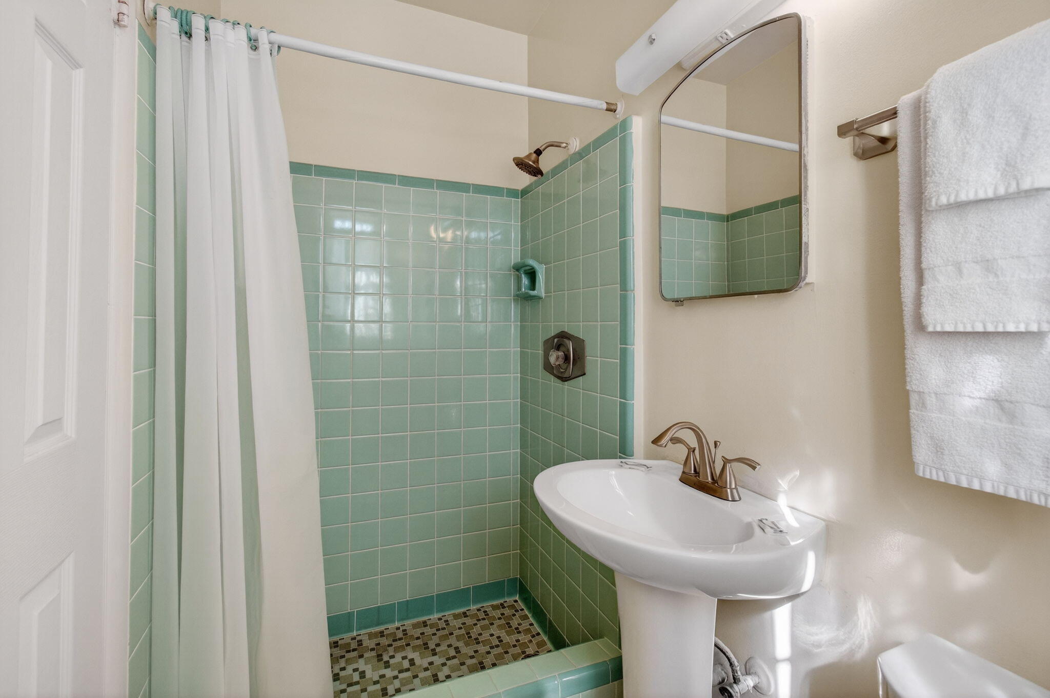 LAKEVIEW MANORS IN - Residential