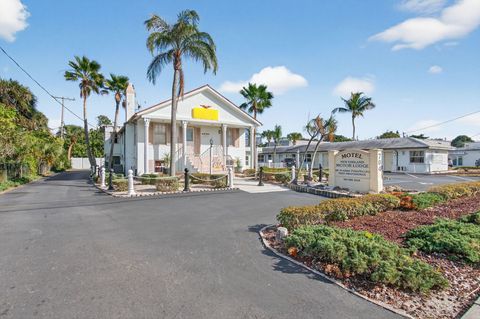 704 N Dixie Highway Lantana FL 33462