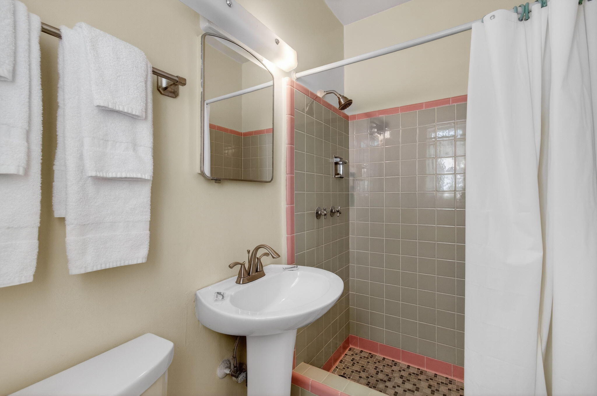 LAKEVIEW MANORS IN - Residential