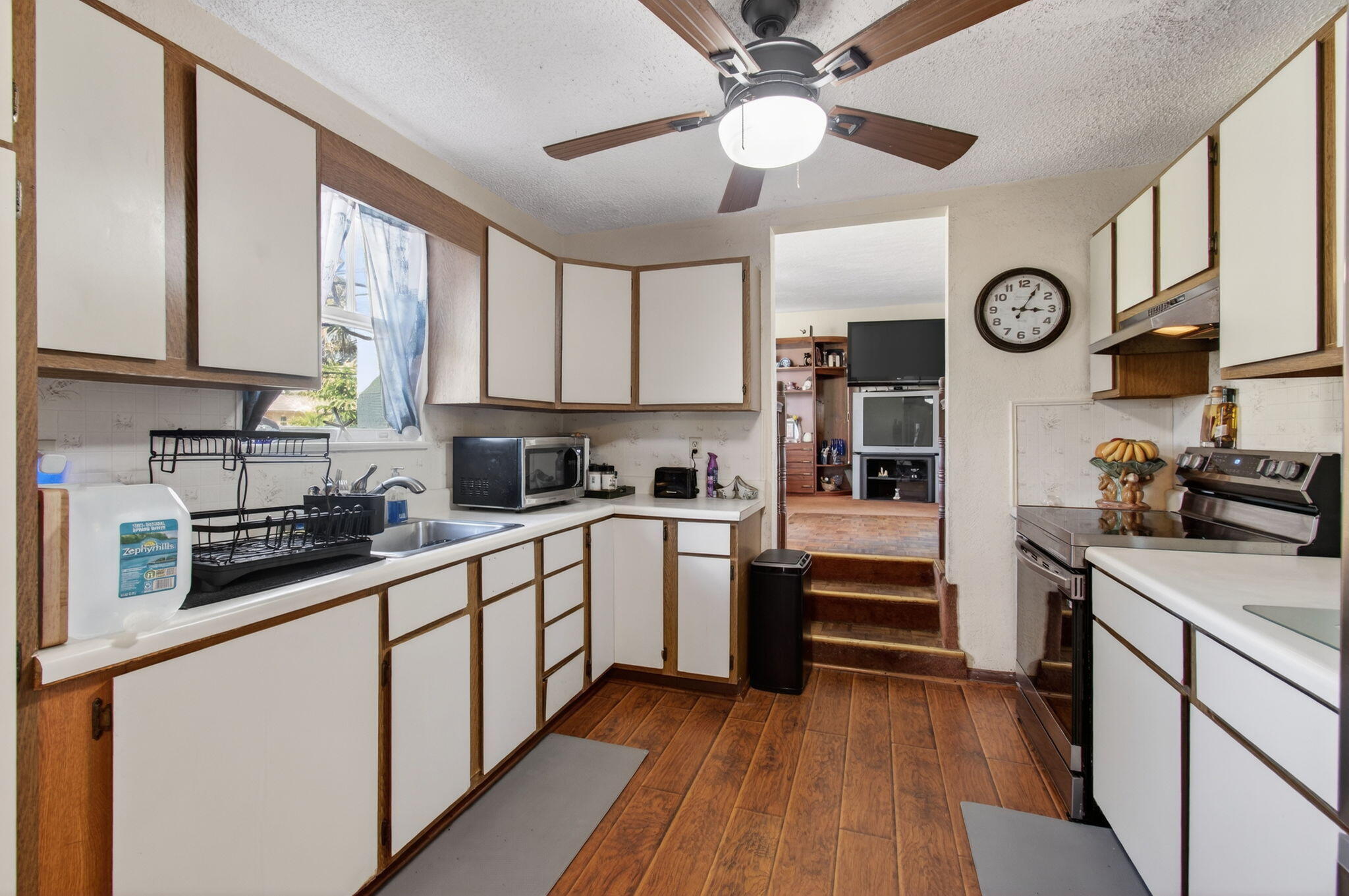 LAKEVIEW MANORS IN - Residential