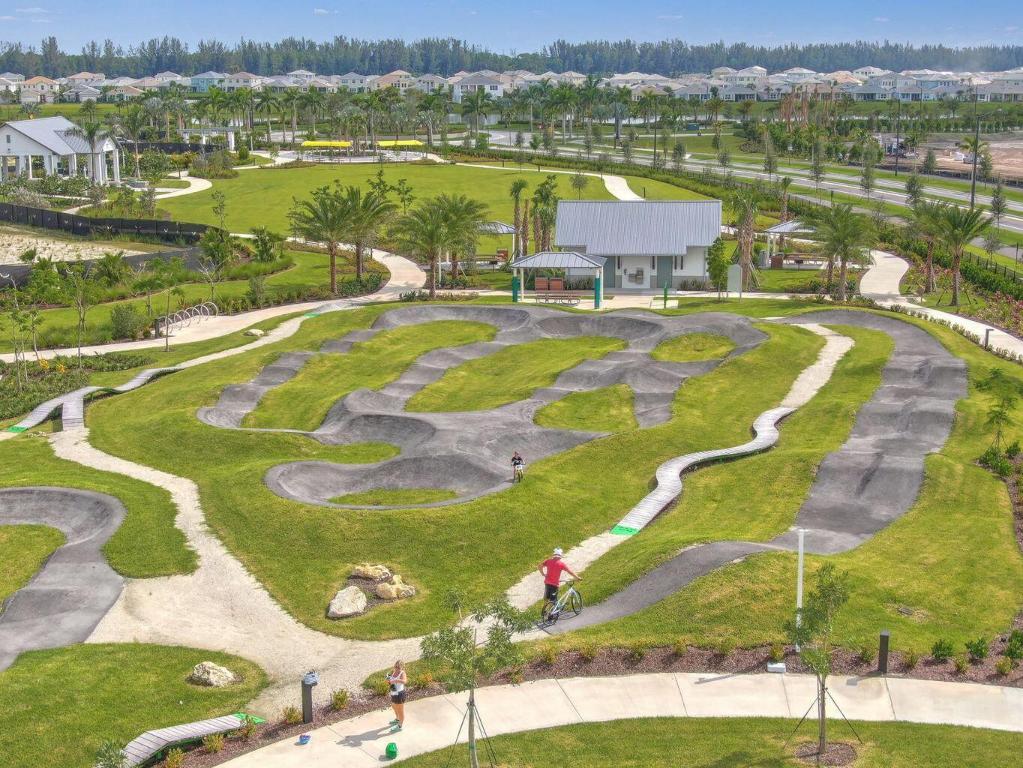 HAMMOCKS OF WESTLAKE PHASE 2 - Residential