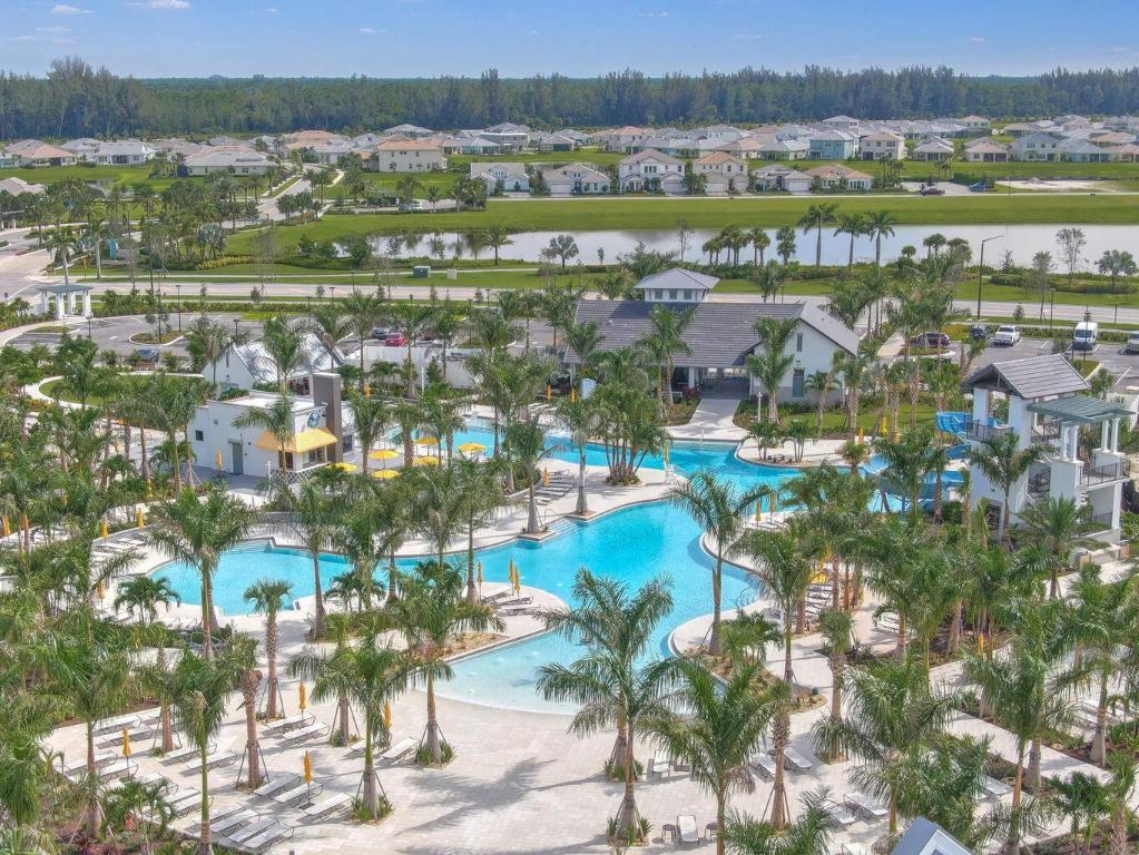 HAMMOCKS OF WESTLAKE PHASE 2 - Residential