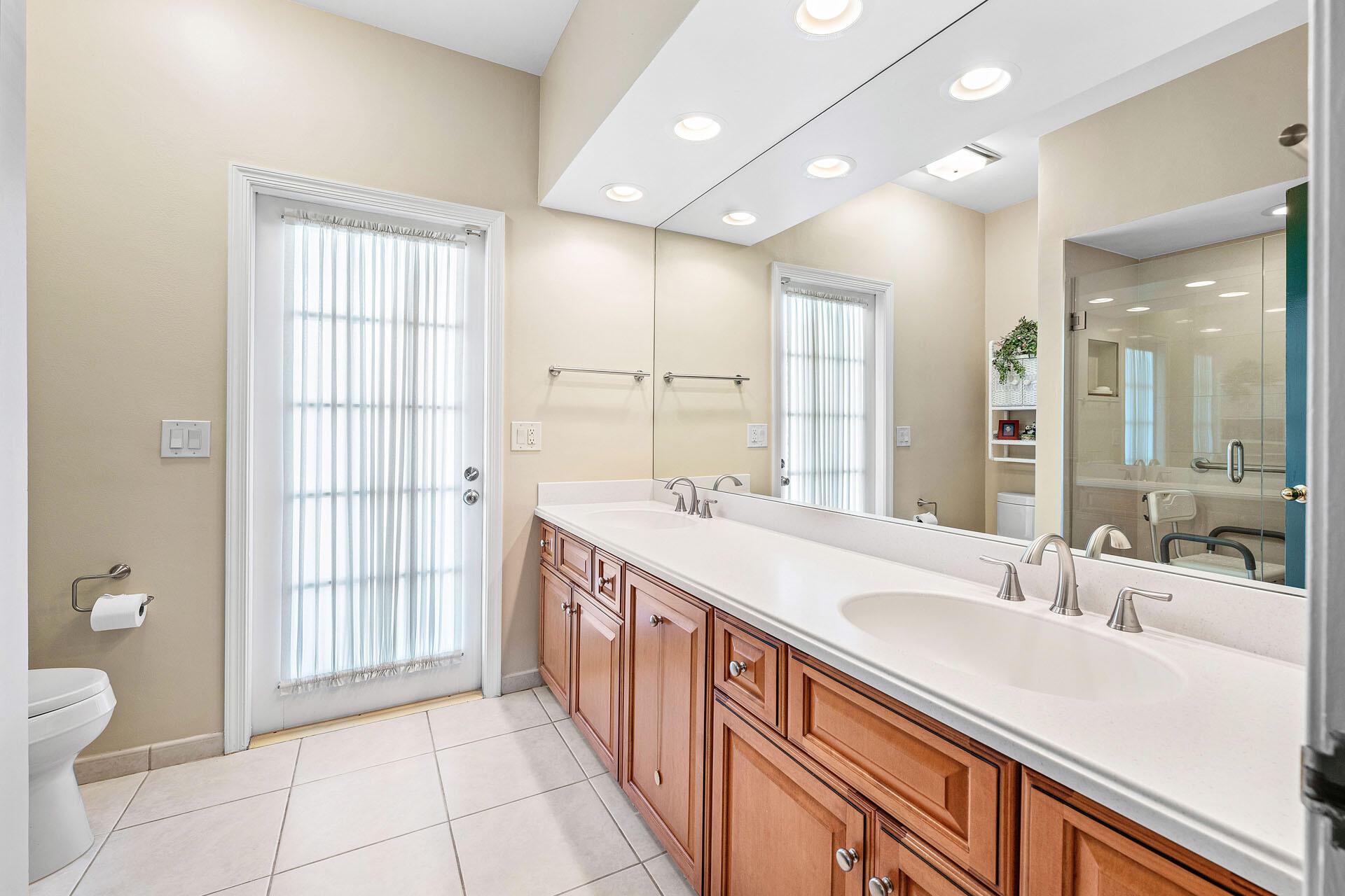 ROYAL PALM YACHT & COUNTR - Residential