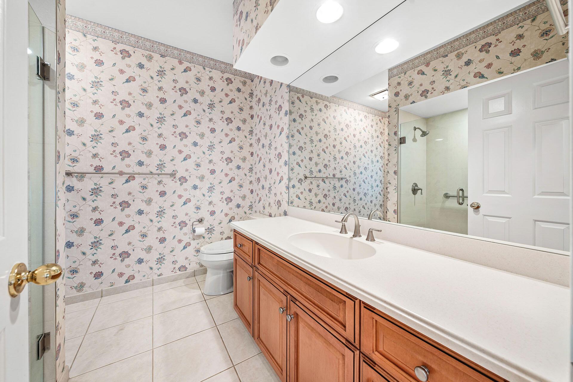 ROYAL PALM YACHT & COUNTR - Residential