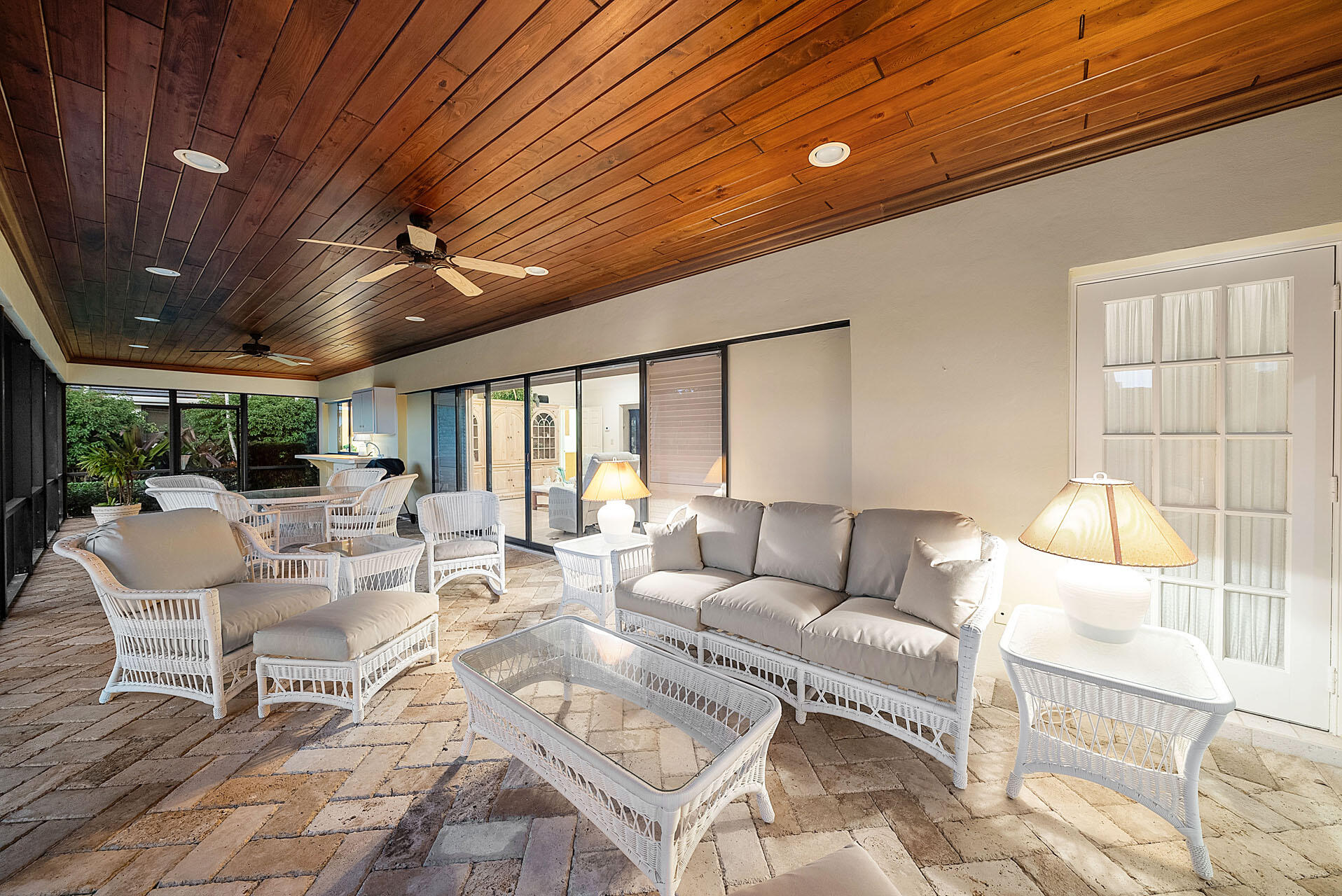 ROYAL PALM YACHT & COUNTRY CLUB - Residential