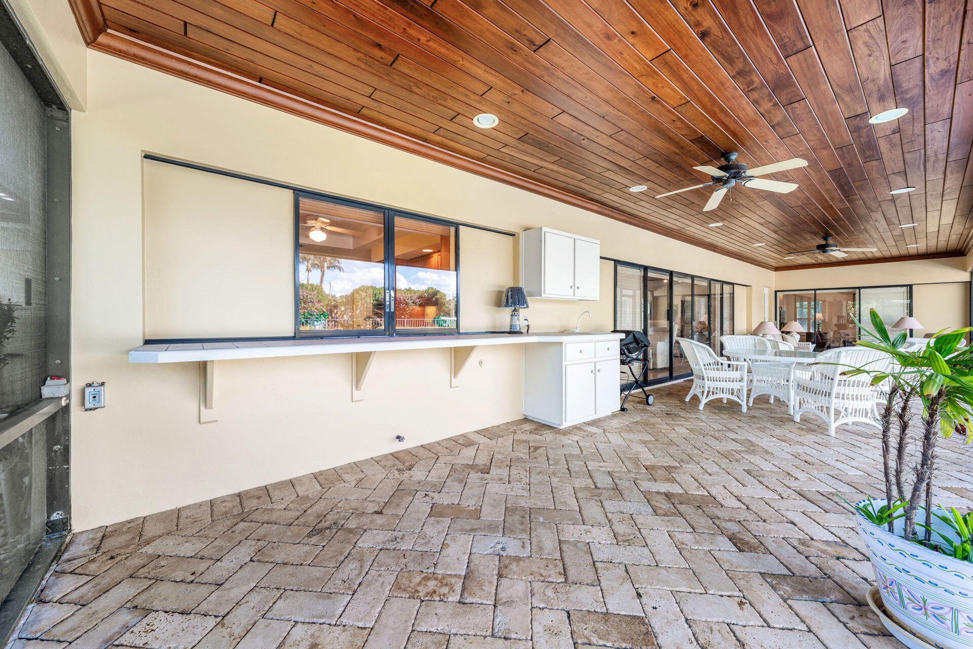 ROYAL PALM YACHT & COUNTRY CLUB - Residential