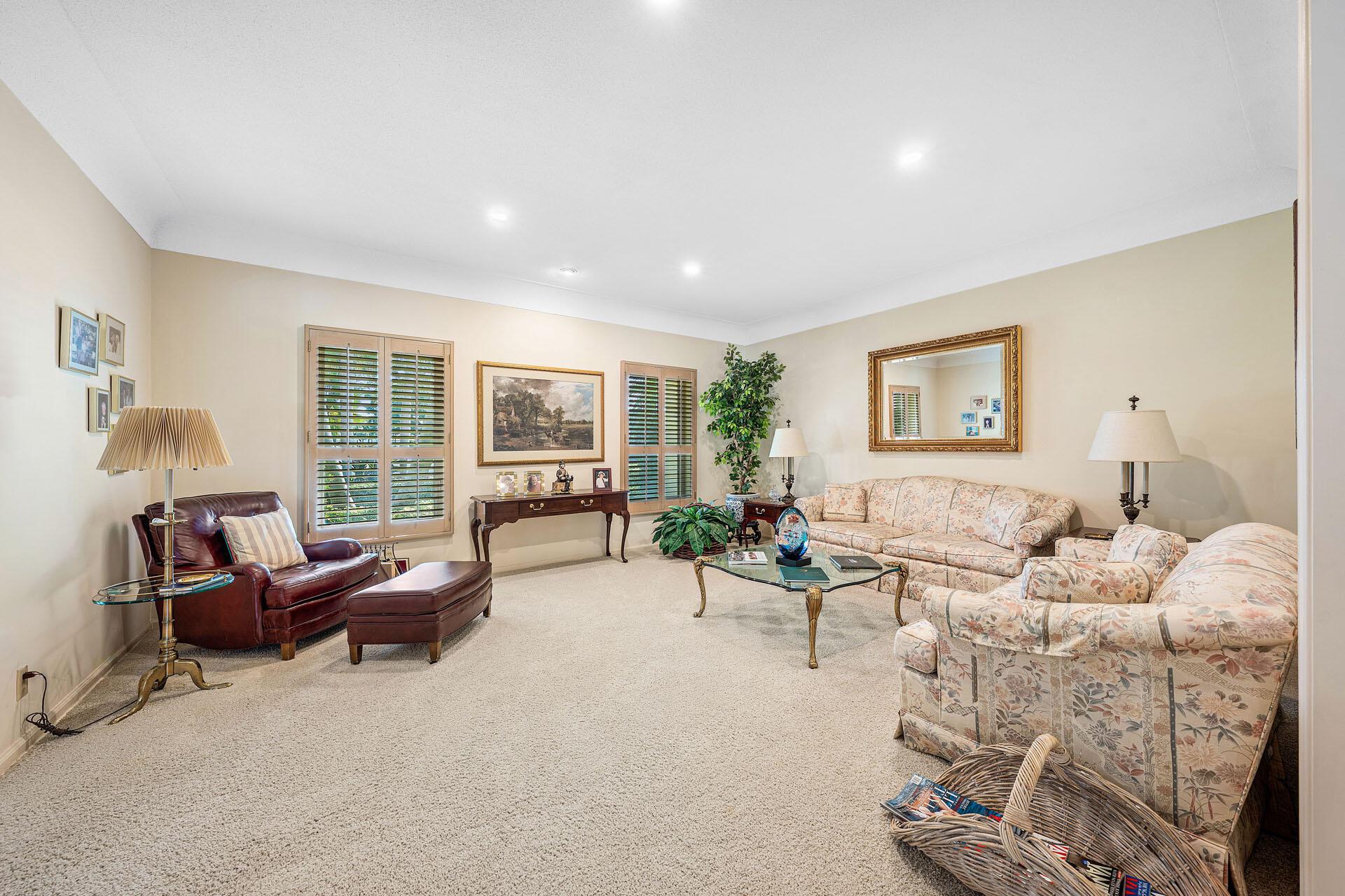 ROYAL PALM YACHT & COUNTR - Residential