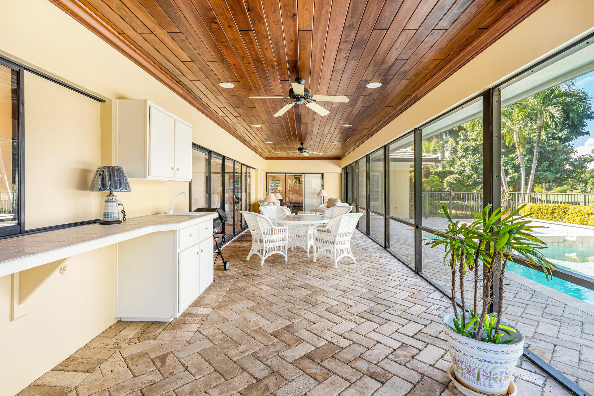 ROYAL PALM YACHT & COUNTRY CLUB - Residential