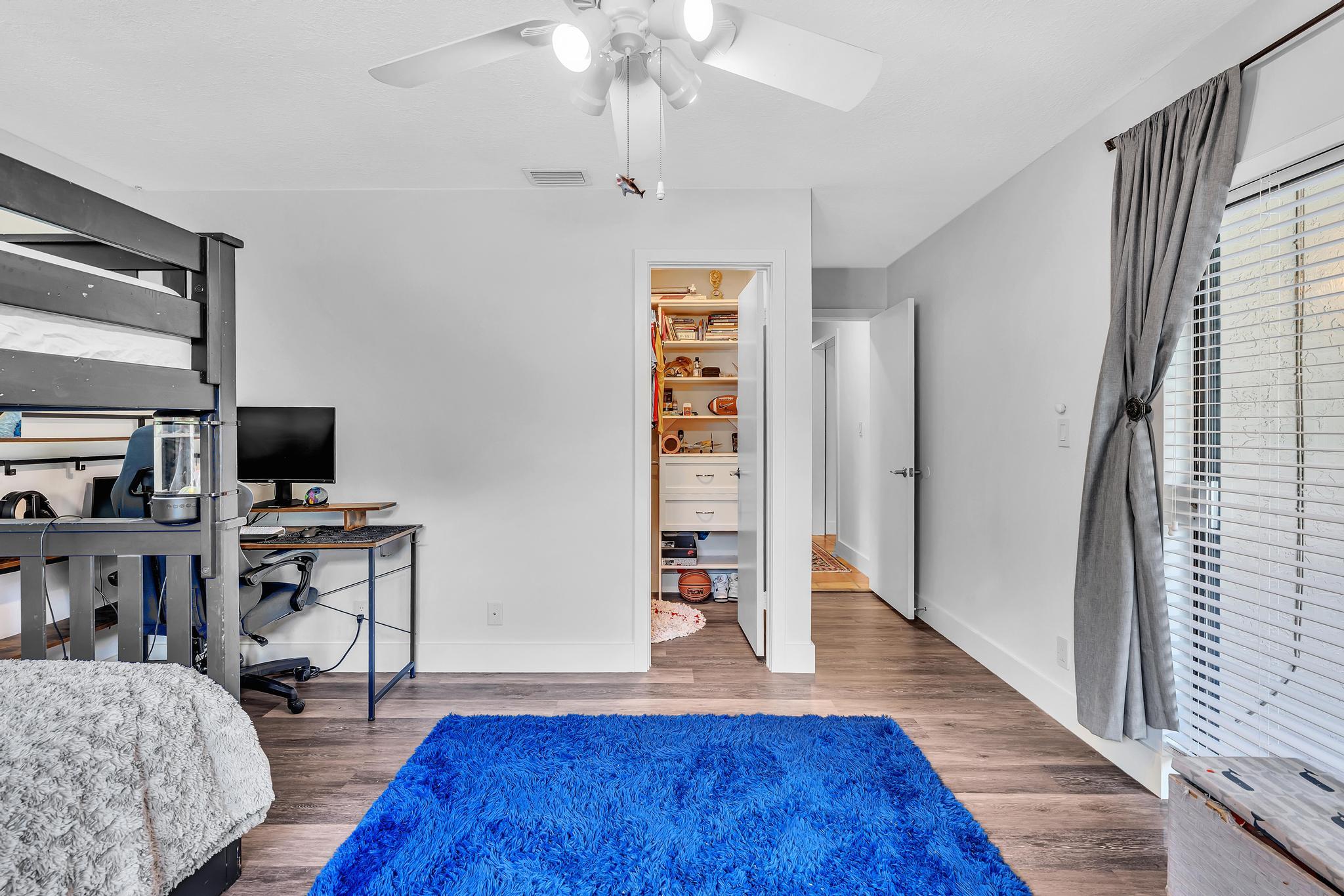 OAK WOOD - Residential