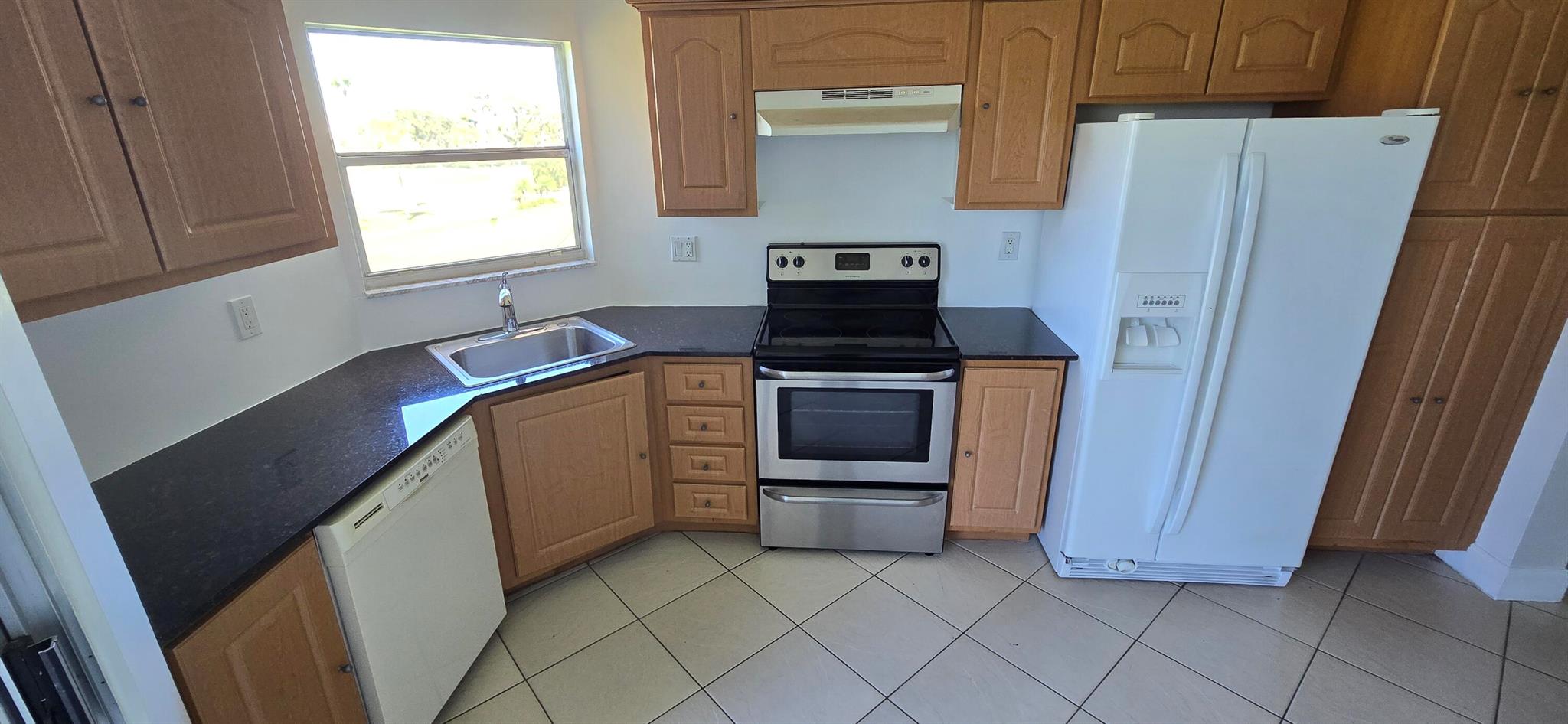 POINCIANA PLACE COND 1,2, - Residential Lease