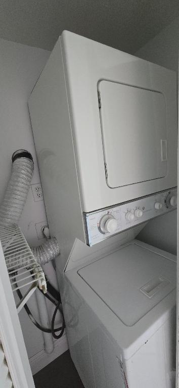 POINCIANA PLACE COND 1,2,8 & 9 - Residential Lease