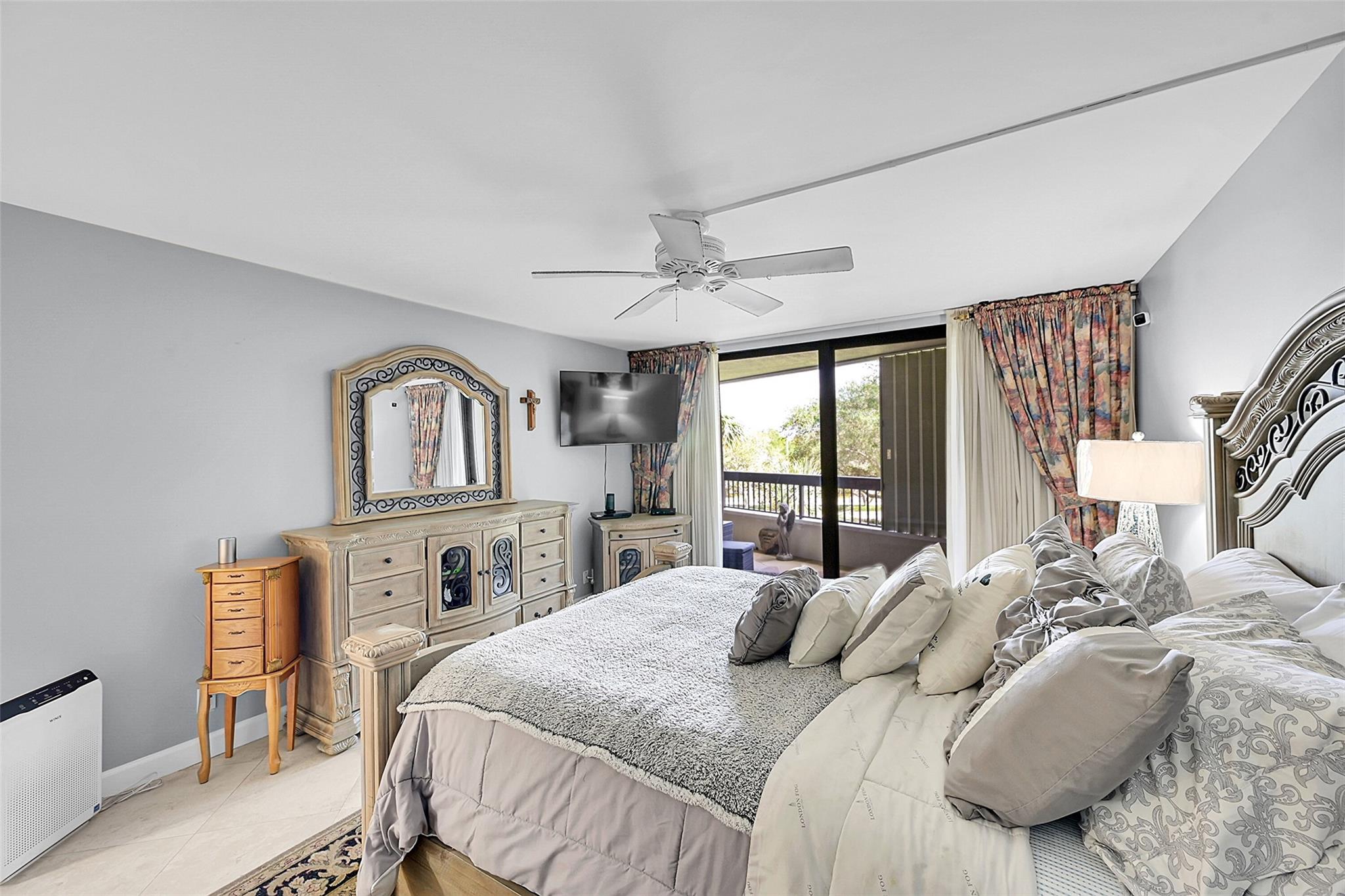 Voyager Condo - Residential