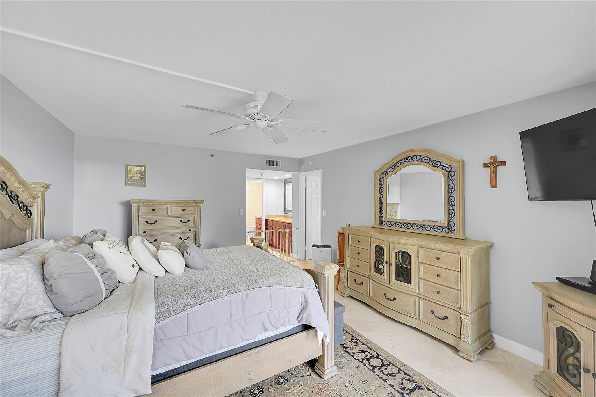 Voyager Condo - Residential