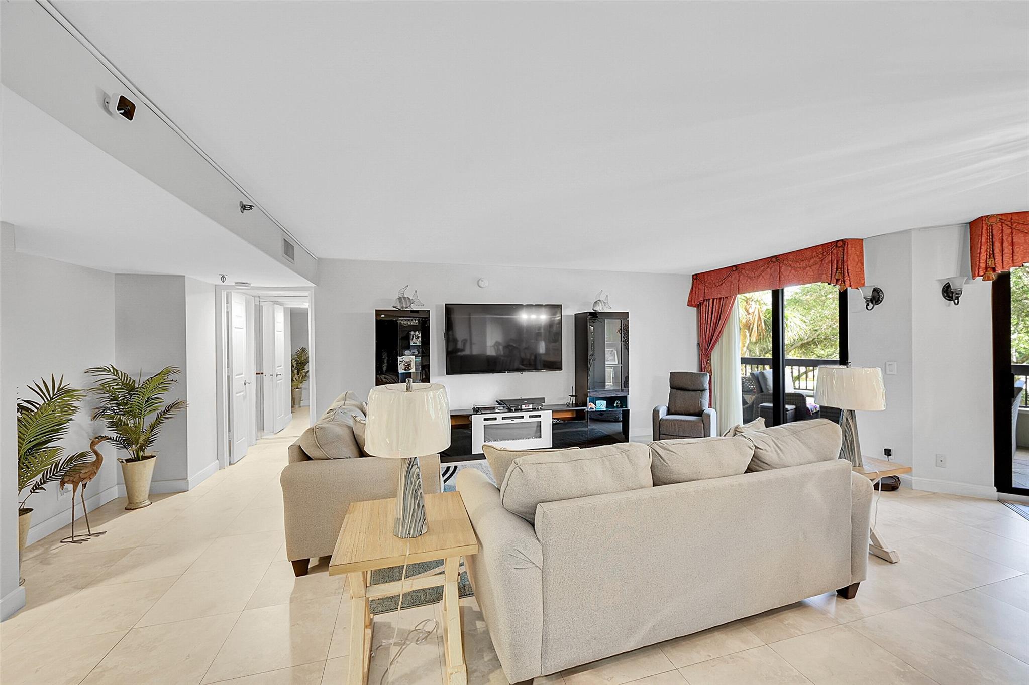 Voyager Condo - Residential