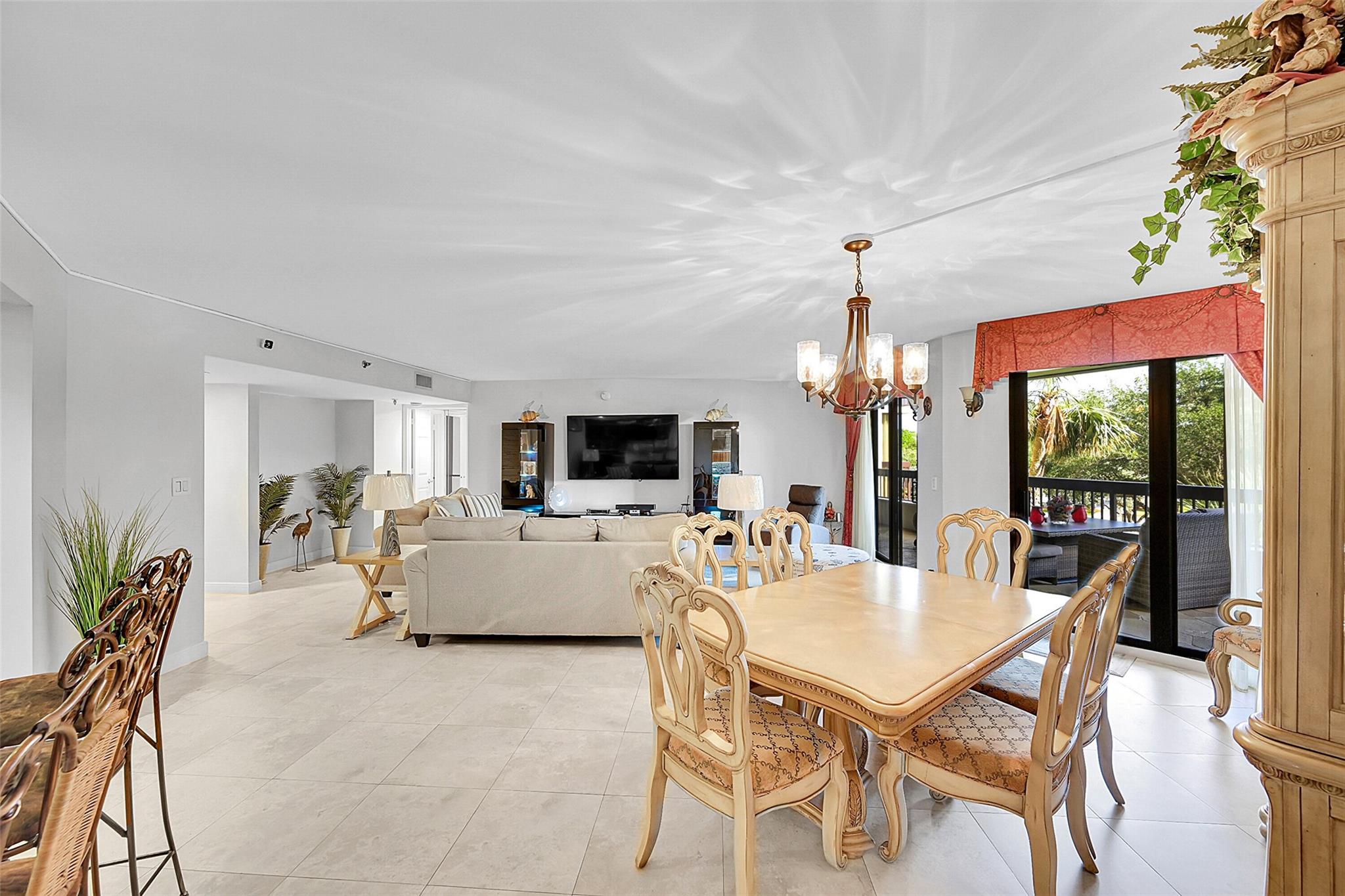Voyager Condo - Residential