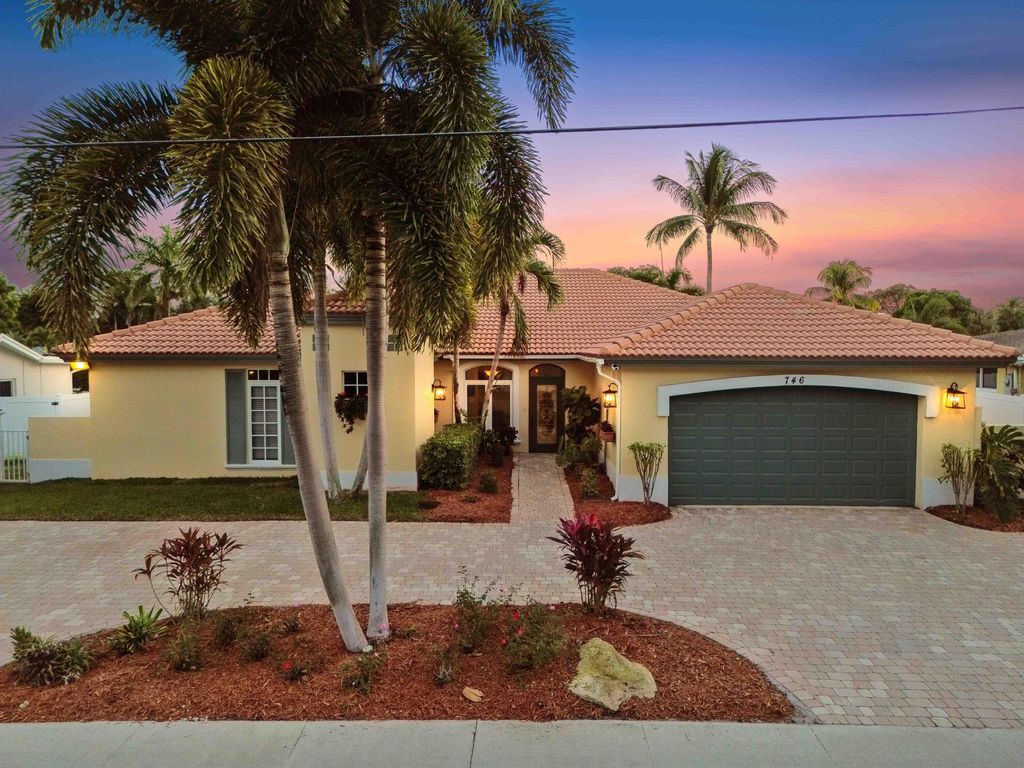 Photo of 746 W Palmetto Park Road, Boca Raton, FL 33486 (MLS # R11146099)