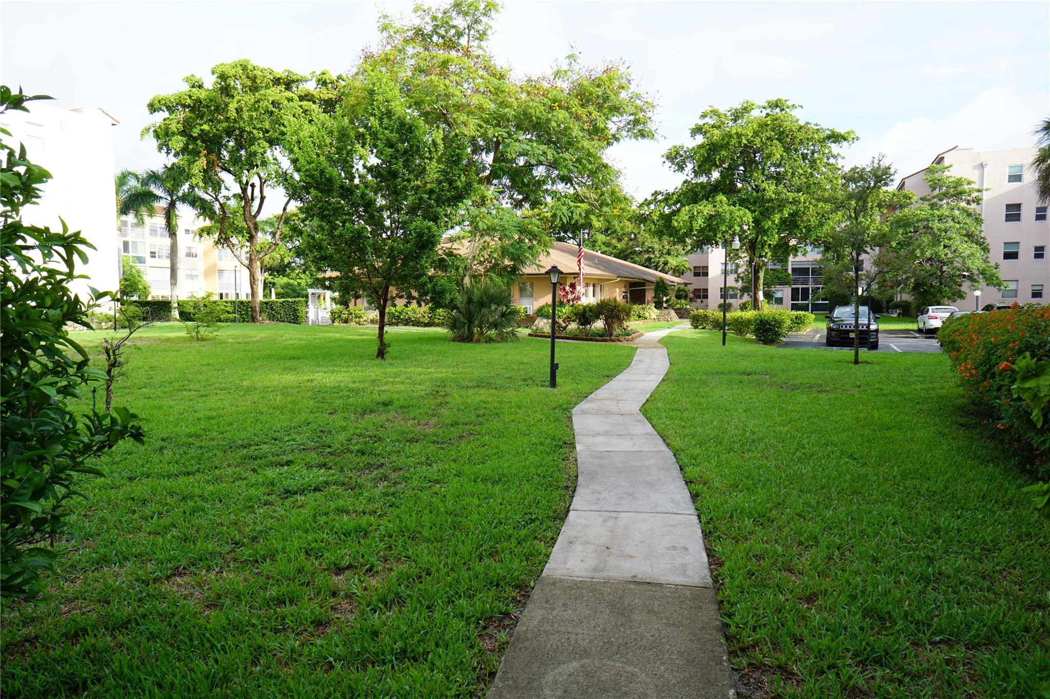 2821 Somerset Dr 203
