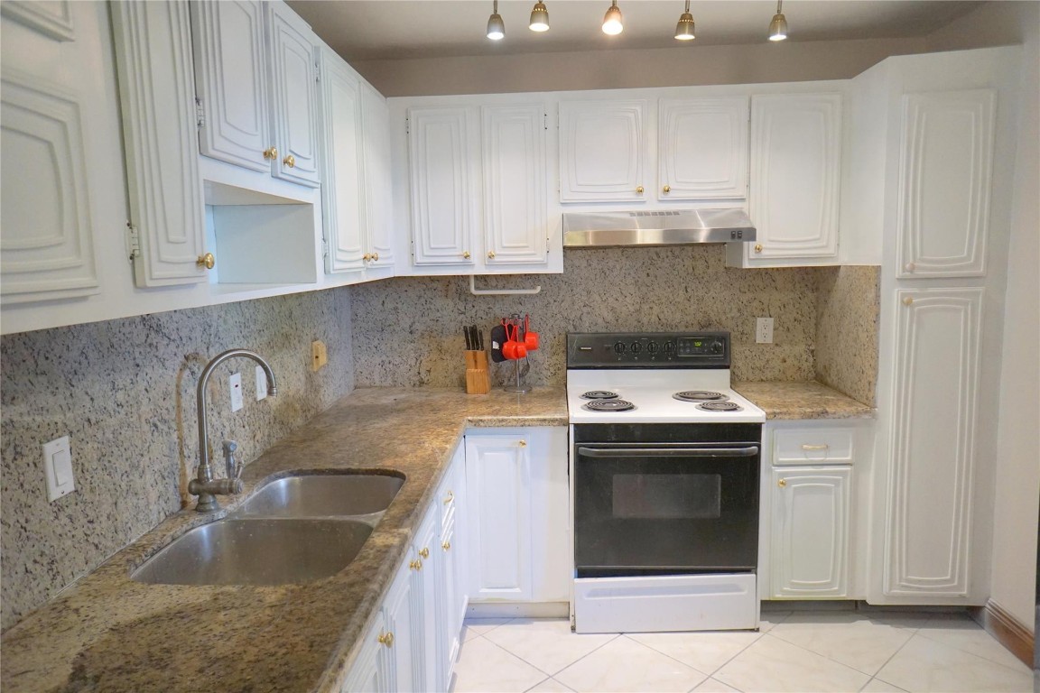 2821 Somerset Drive 203