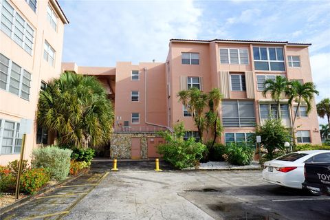 2821 Somerset Dr 203 Lauderdale Lakes FL 33311