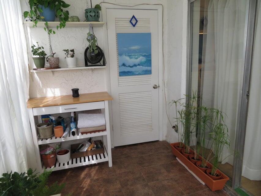 LAKESIDE VILLAGE CONDO 9 - Residential