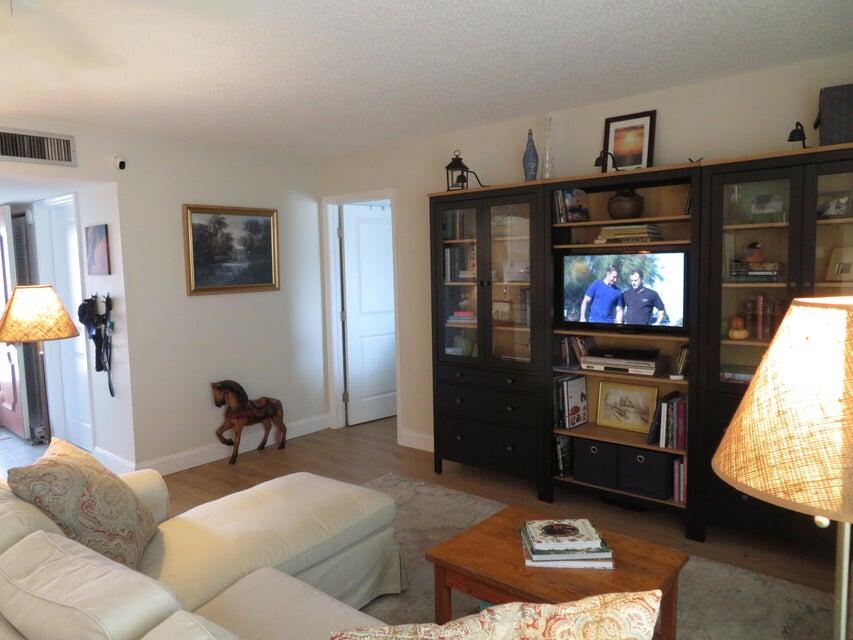 LAKESIDE VILLAGE CONDO 9 - Residential