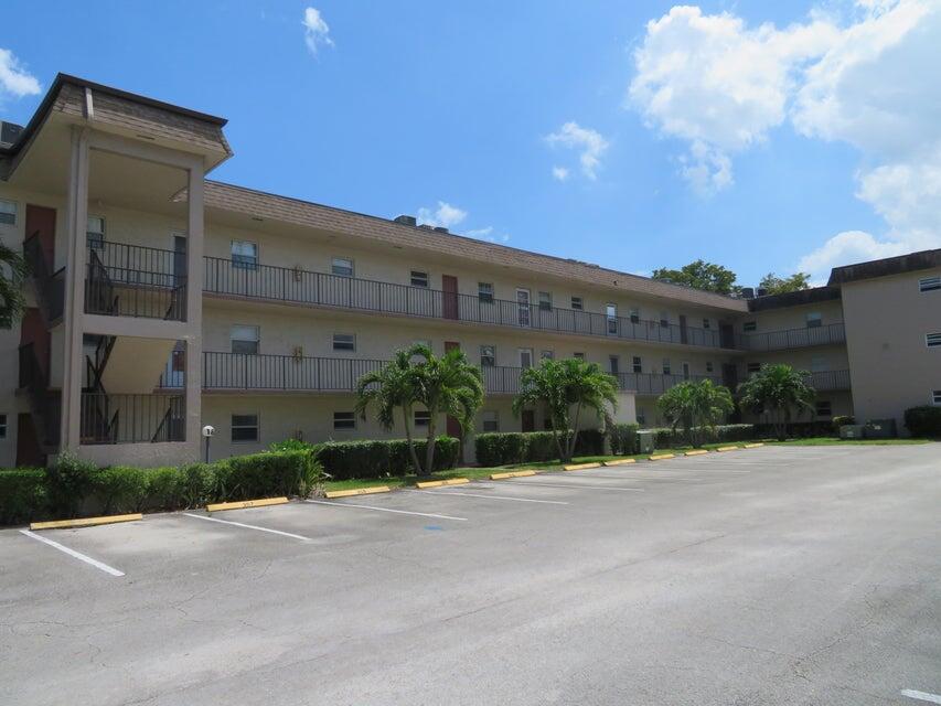 LAKESIDE VILLAGE CONDO 9 - Residential