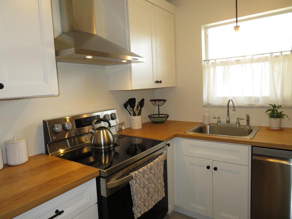 LAKESIDE VILLAGE CONDO 9 - Residential