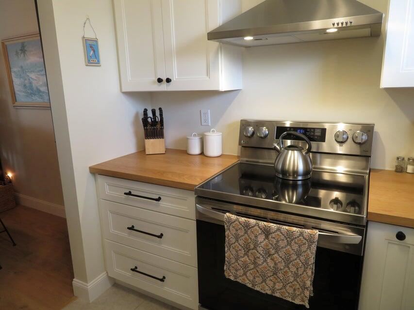 LAKESIDE VILLAGE CONDO 9 - Residential