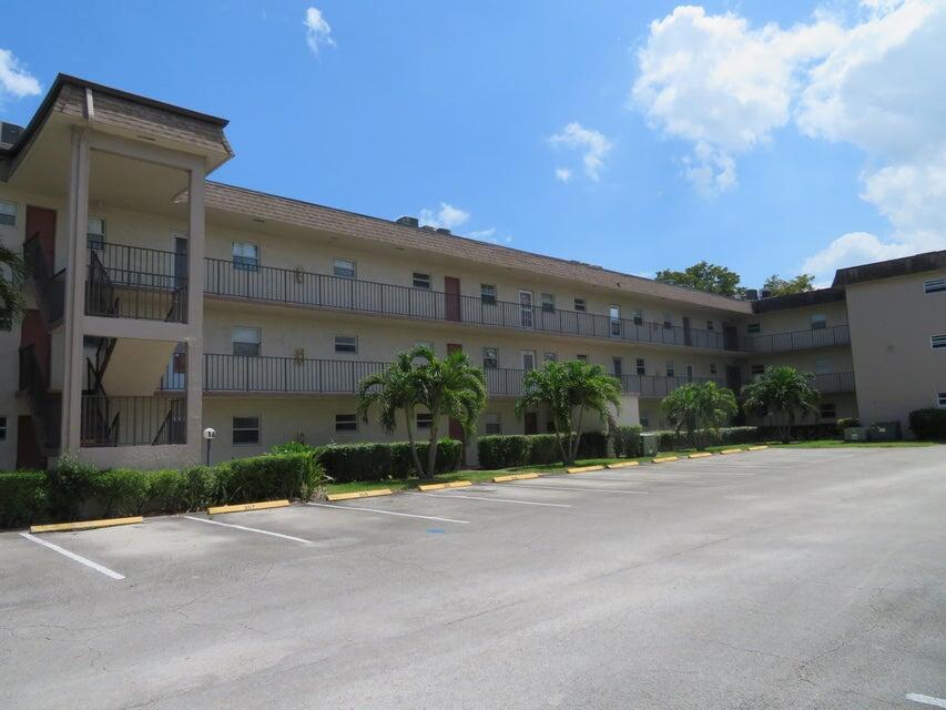 LAKESIDE VILLAGE CONDO 9 - Residential