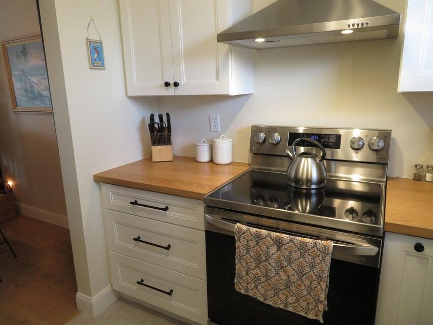 LAKESIDE VILLAGE CONDO 9 - Residential