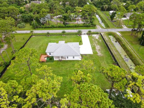 A home in Loxahatchee