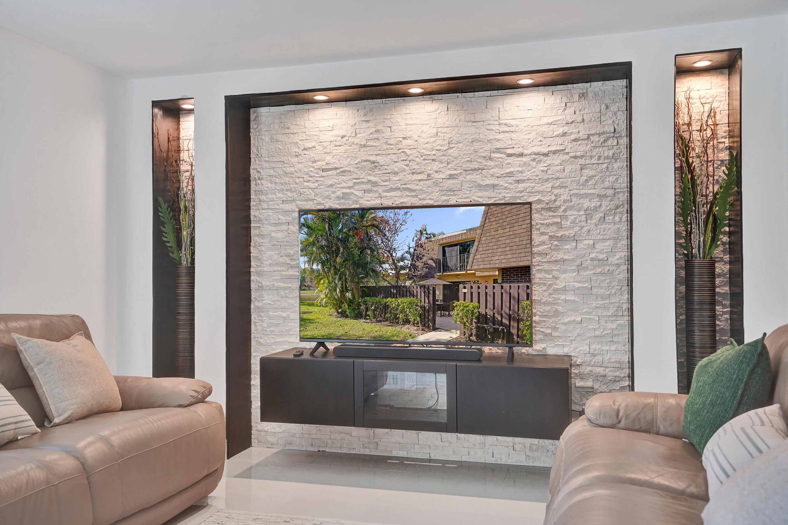 DELRAY OAKS WEST CONDO - Residential