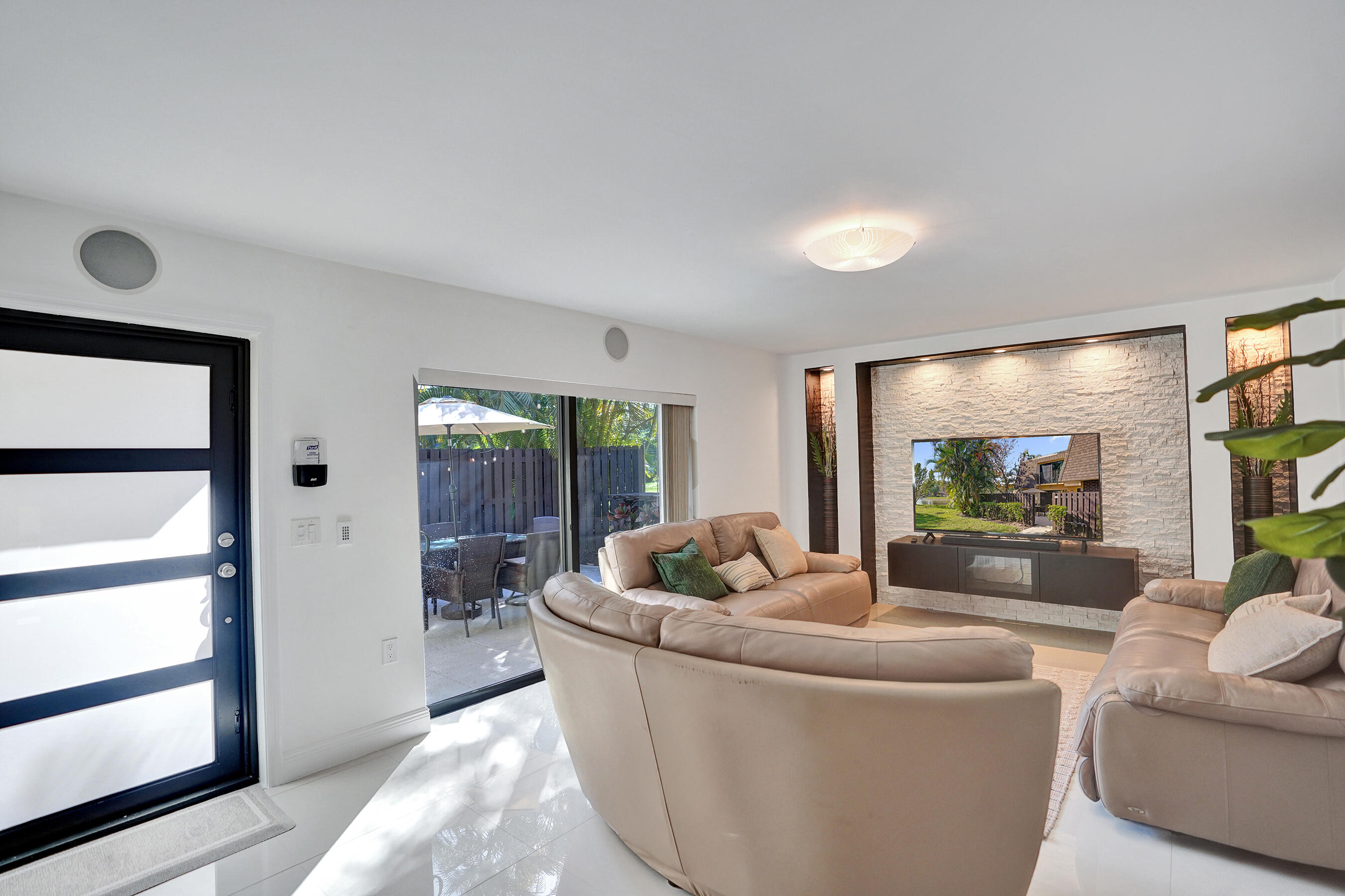 DELRAY OAKS WEST CONDO - Residential