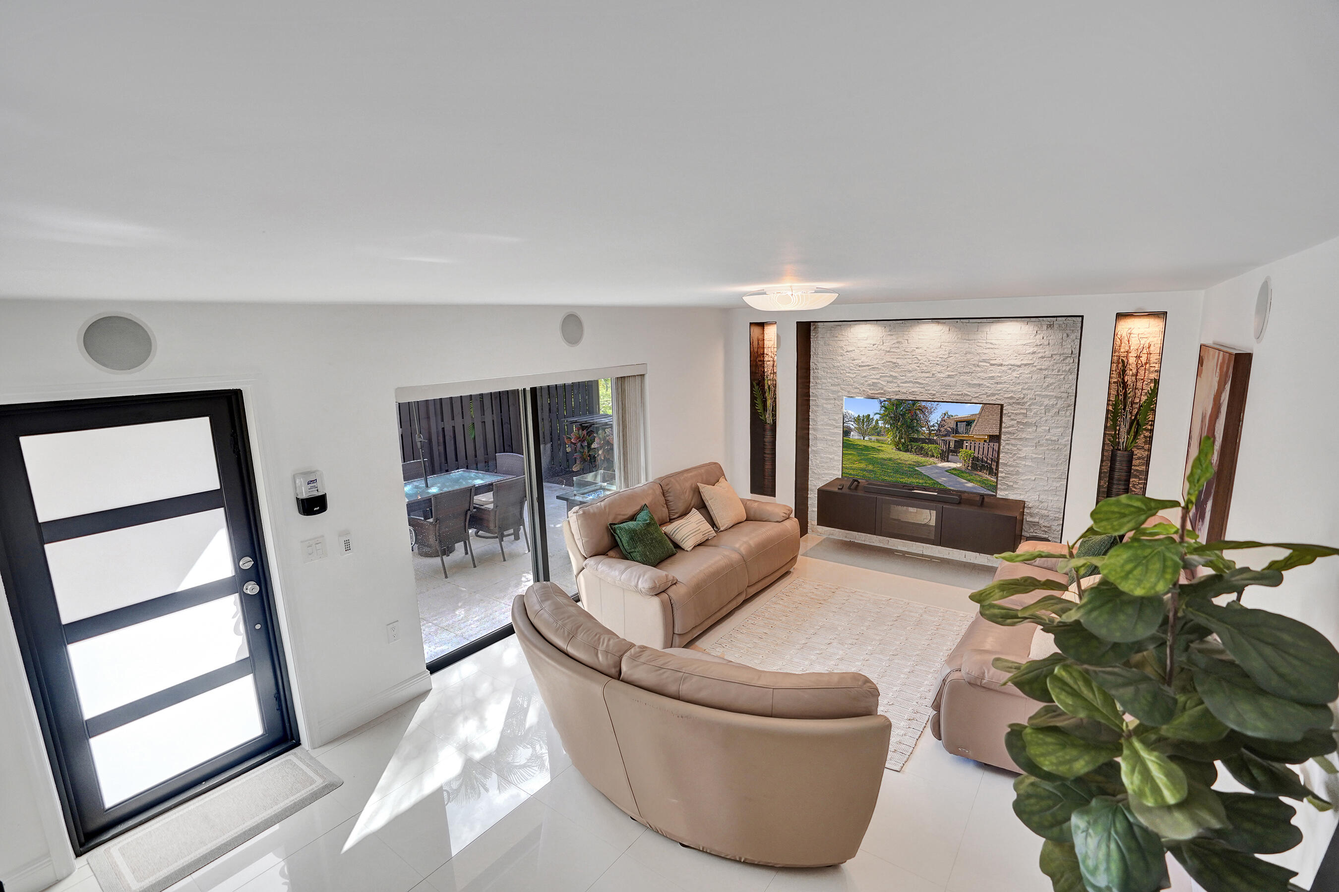 DELRAY OAKS WEST CONDO - Residential