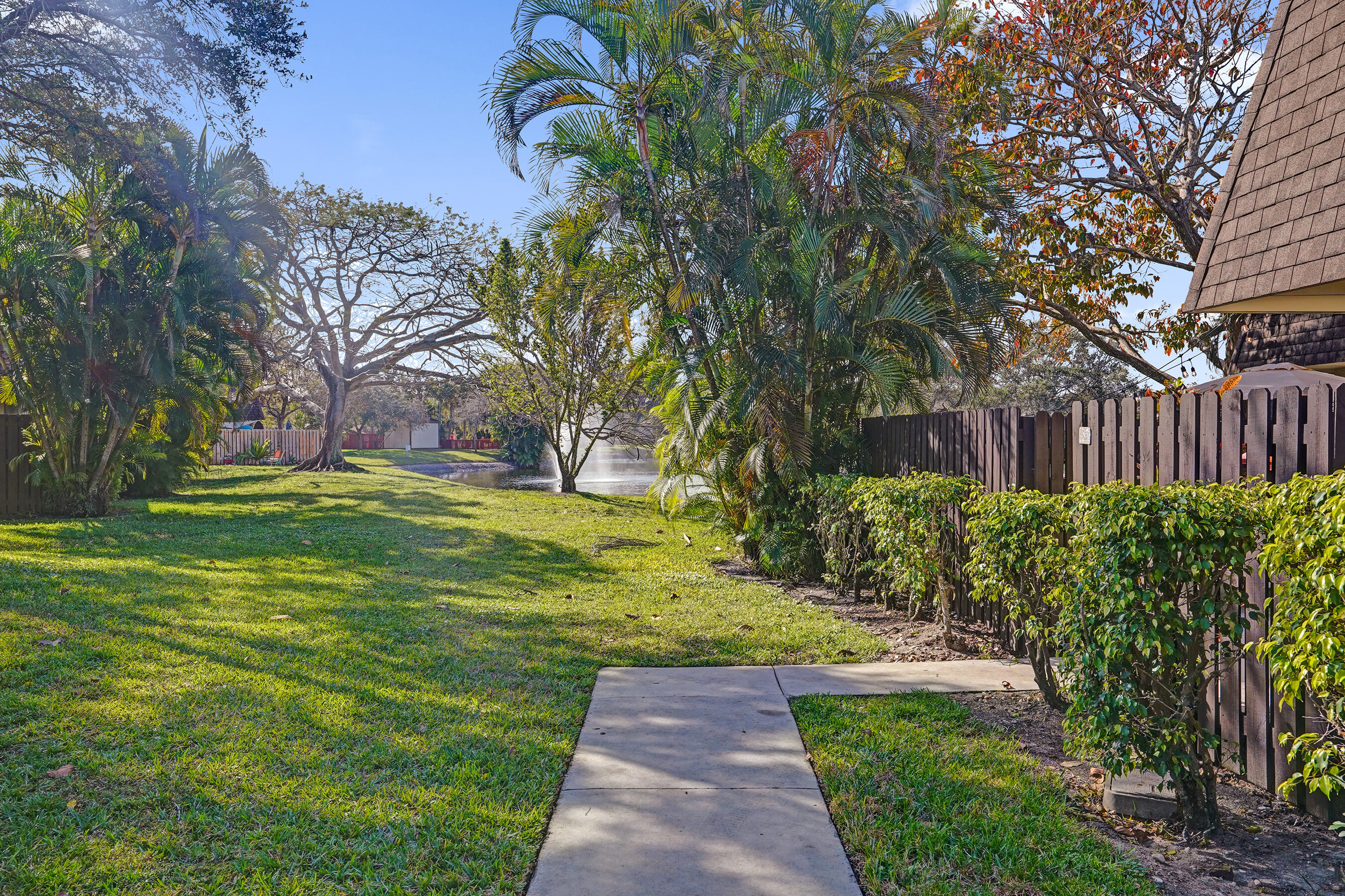DELRAY OAKS WEST CONDO - Residential
