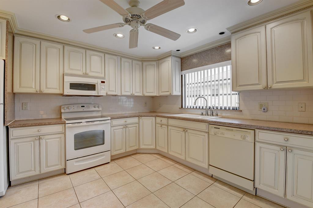 GREENTREE VILLAS CONDO - Residential